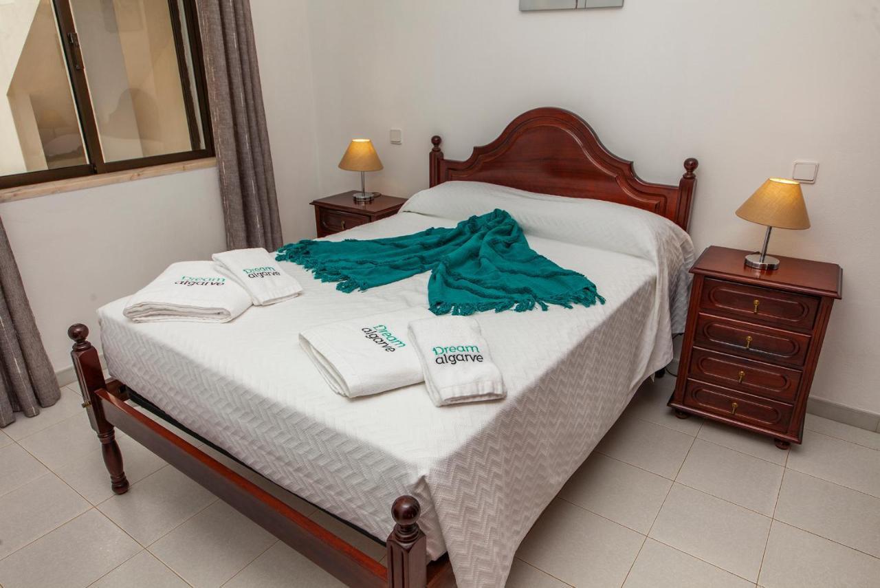 D02 - Carrob Street House Villa Lagos Ngoại thất bức ảnh
