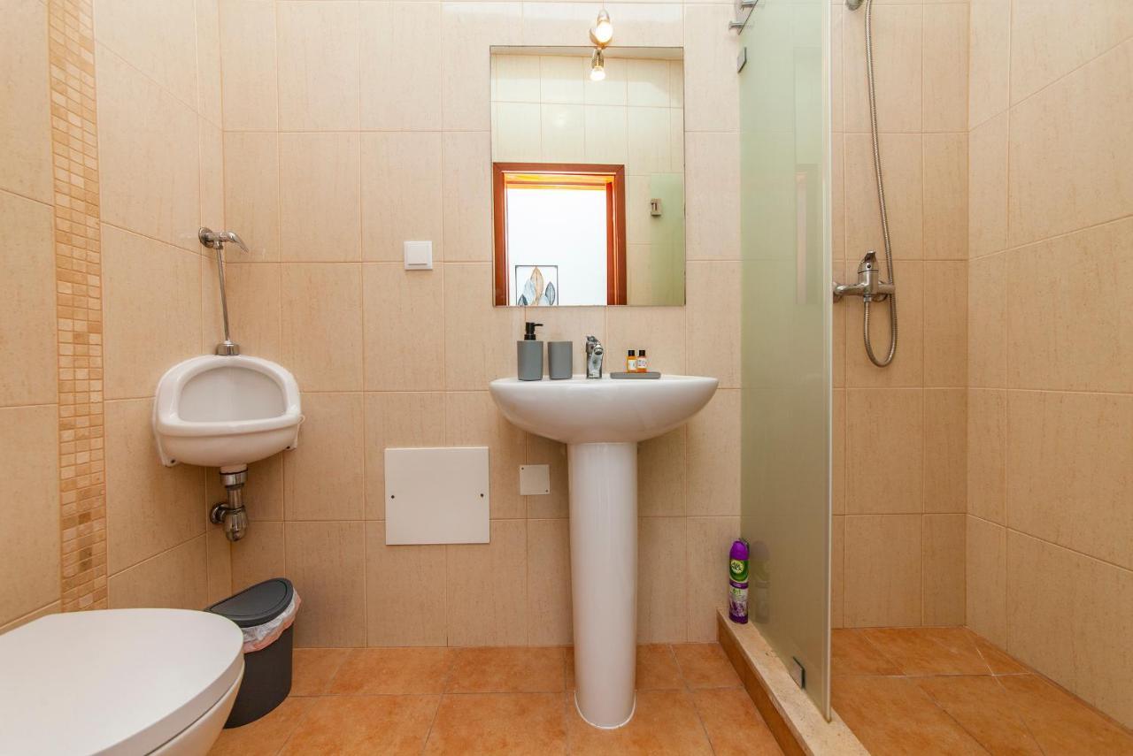 D02 - Carrob Street House Villa Lagos Ngoại thất bức ảnh